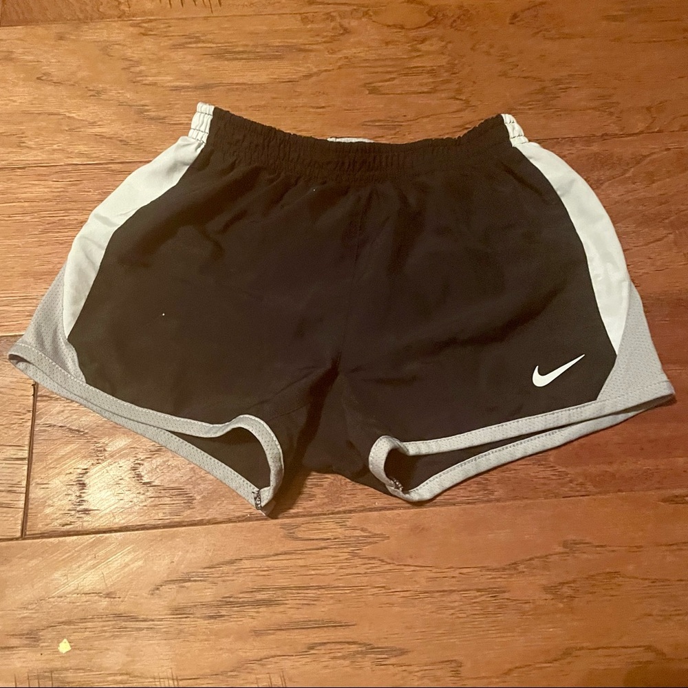 Nike dry fit shorts 6X